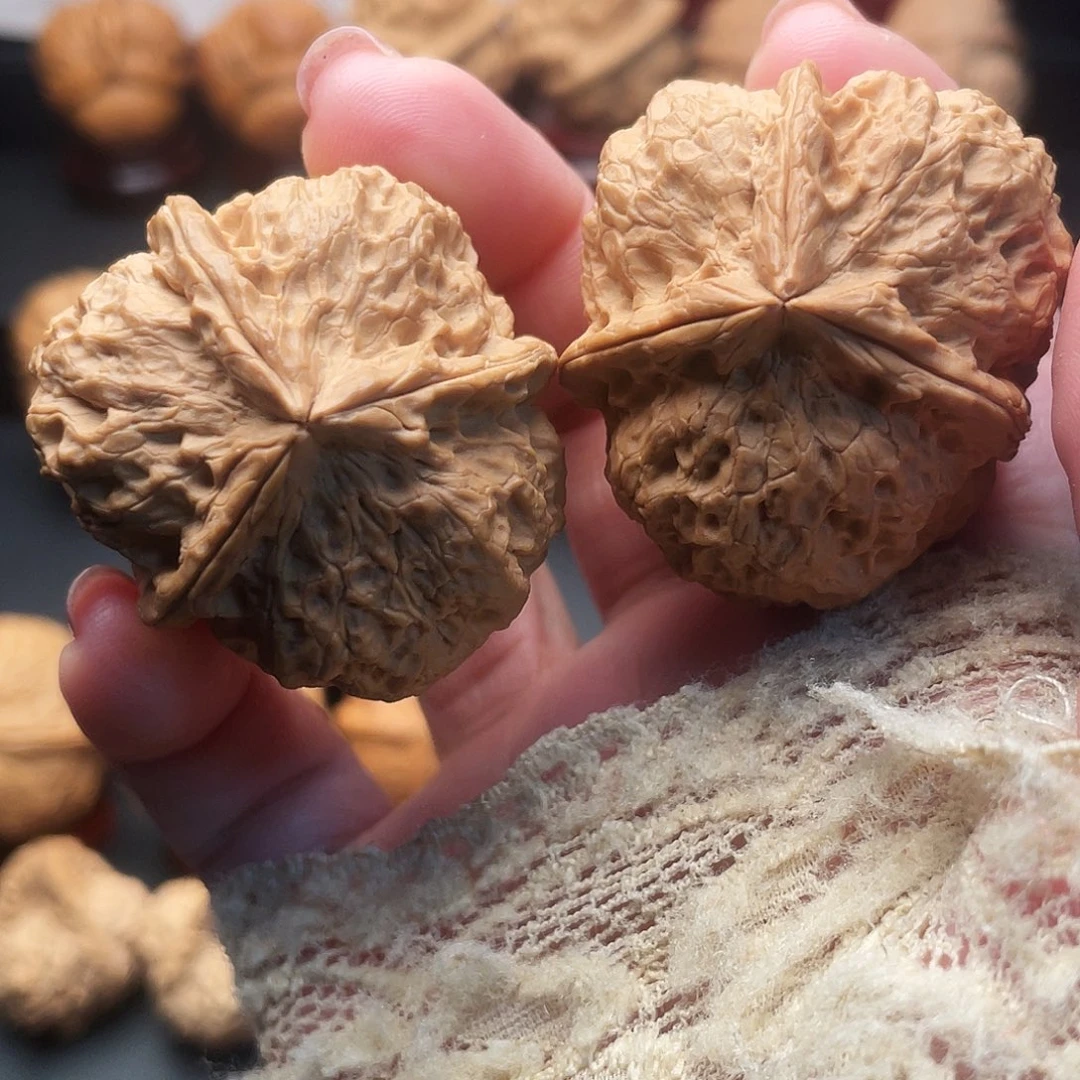 文玩核桃吊坠三棱玉棱