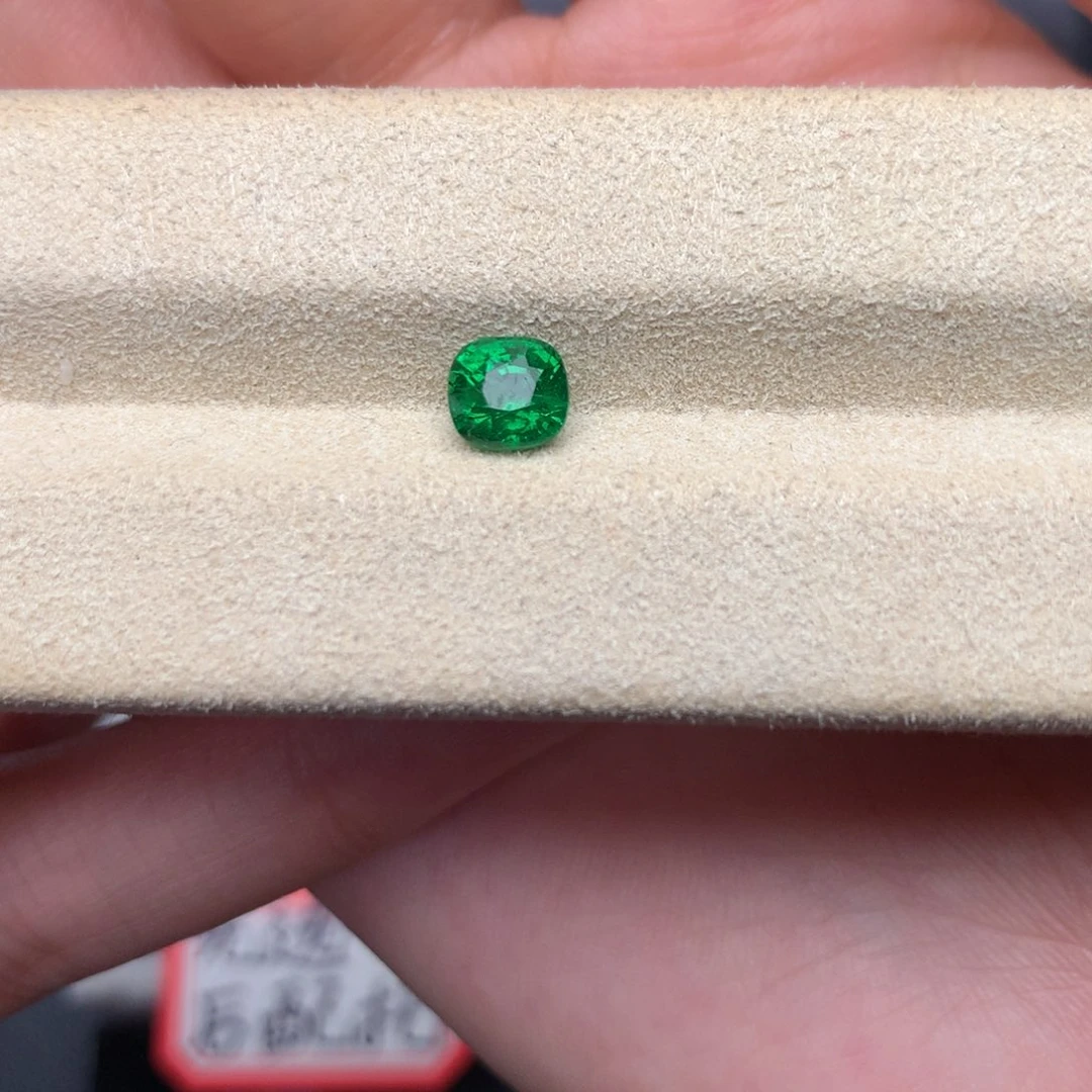 未镶嵌裸石石榴石（沙弗莱）1.25ct