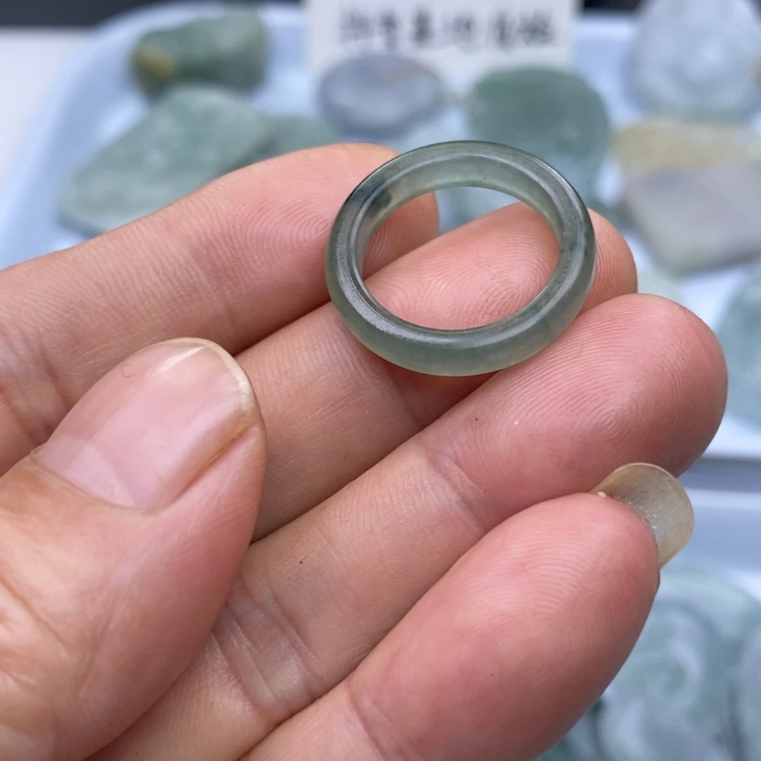 M***M定制翡翠未镶嵌介孑17*
