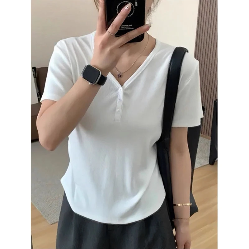 大码200斤气质百搭小众排扣V领正肩短袖t恤女掐腰显瘦夏季上衣ins