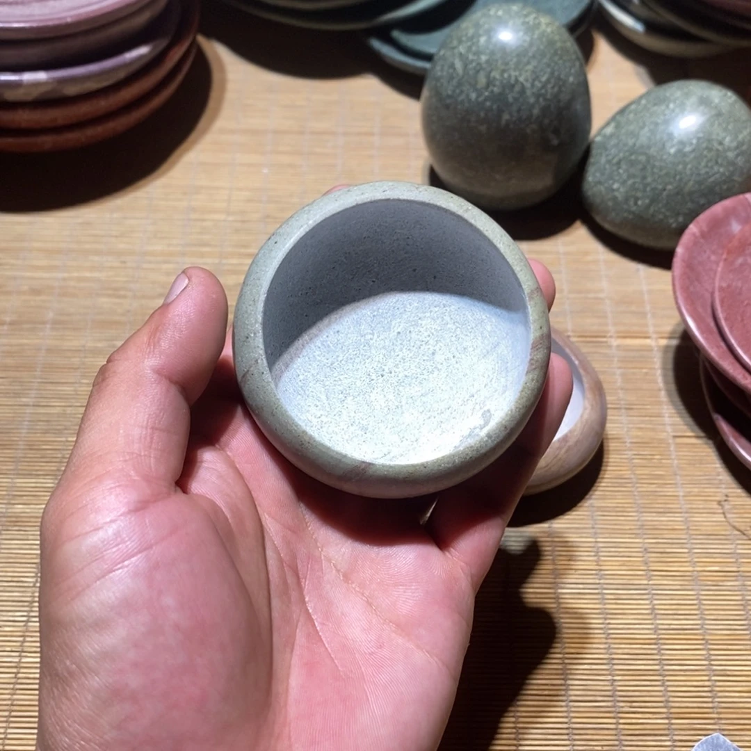 李***阳金纹石小型石头盆