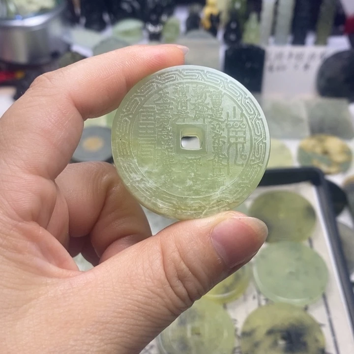 蛇纹石玉合金颈饰