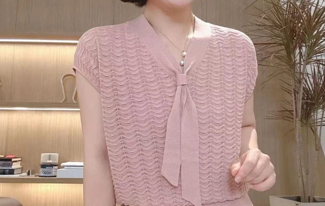 【经典严选3】2025夏日v领针织衫经典镂空设计感上衣修身女士