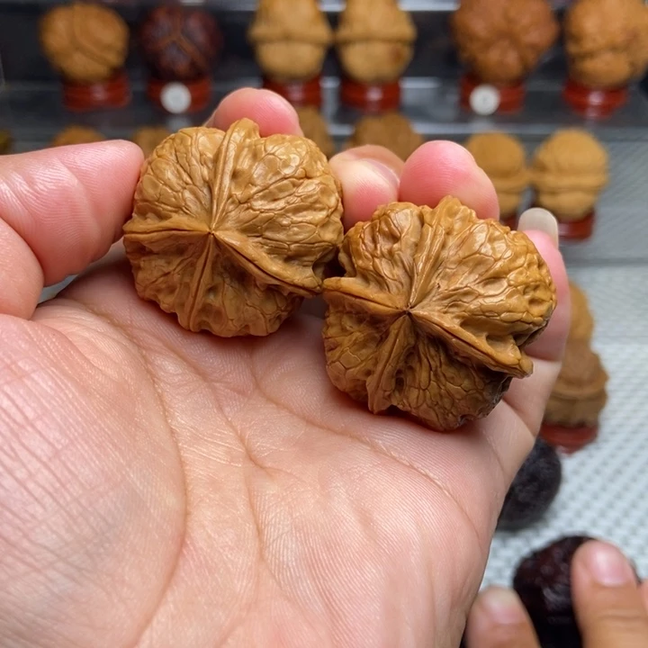 文玩核桃把件鸿运四棱70