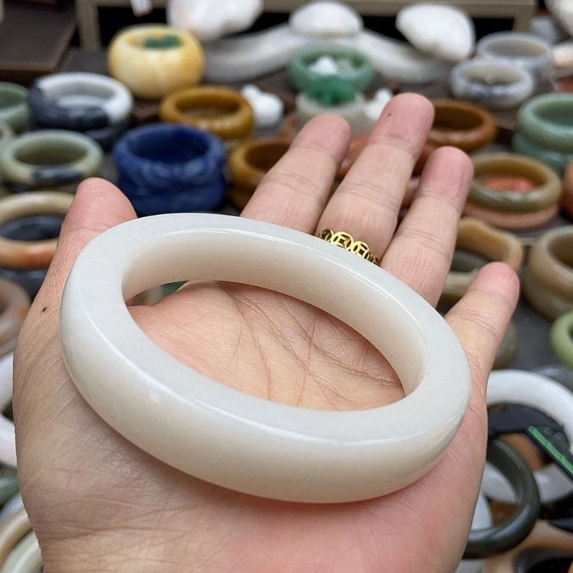 【闪购商品】石英质玉手镯56未镶嵌