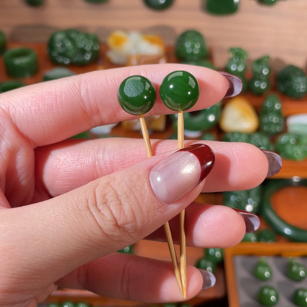 绝***人和田玉未镶嵌颈饰