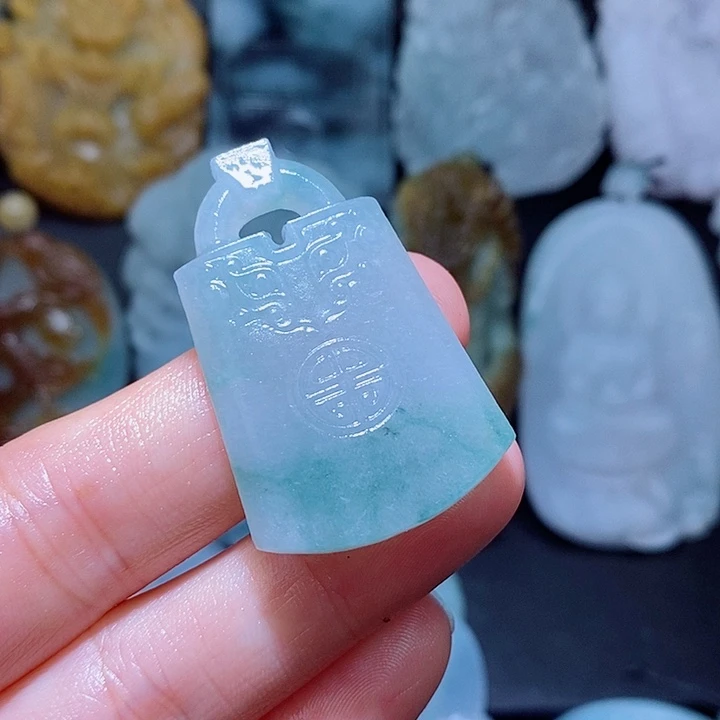 定制翡翠未镶嵌一**玩翡翠