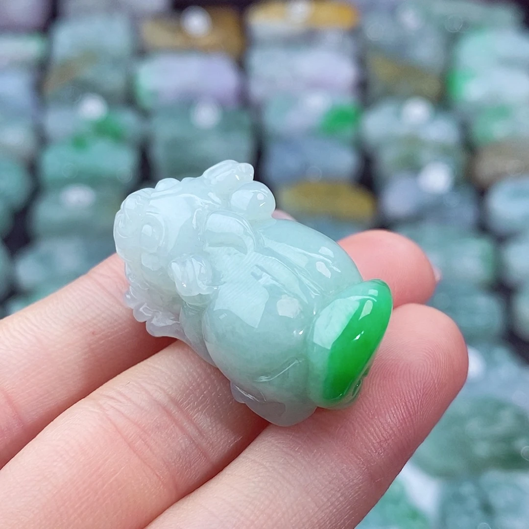 颈饰未镶嵌翡翠天然