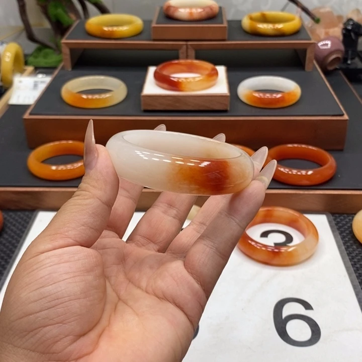 石英质玉（黄龙玉）未镶嵌手镯从**起
