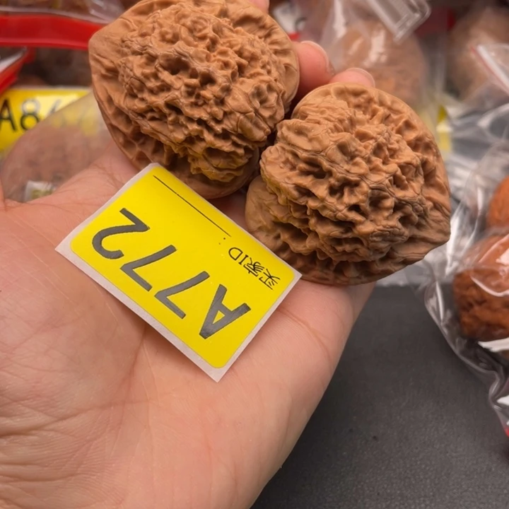 文玩核桃吊坠核桃