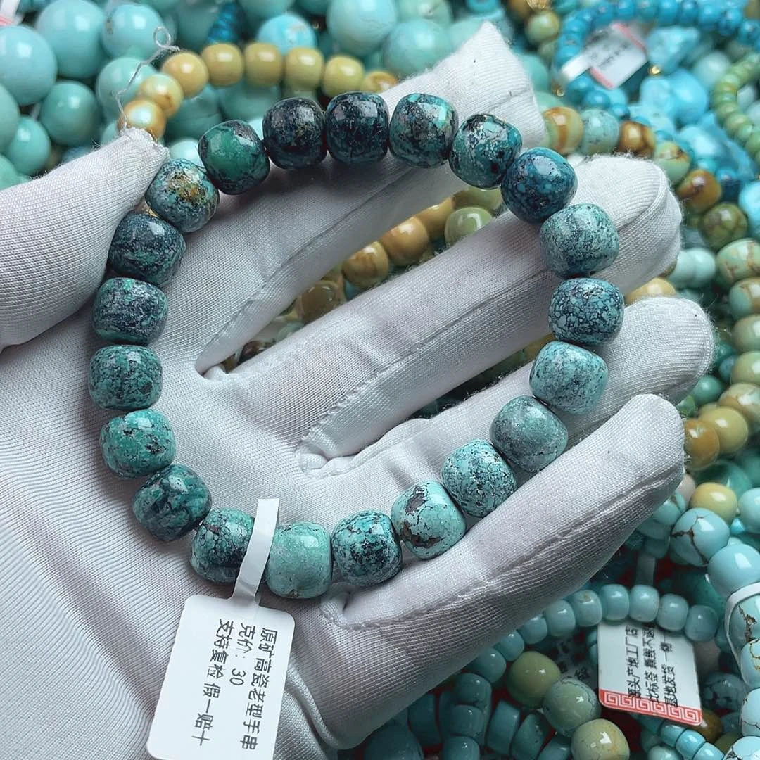 张***健绿松石未镶嵌珠宝奇石