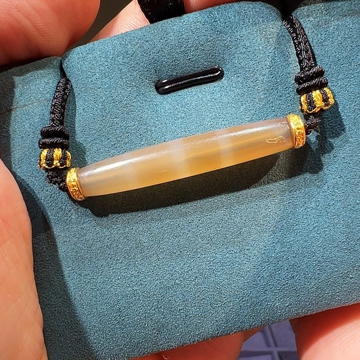 妍***妞配饰配饰是由不同