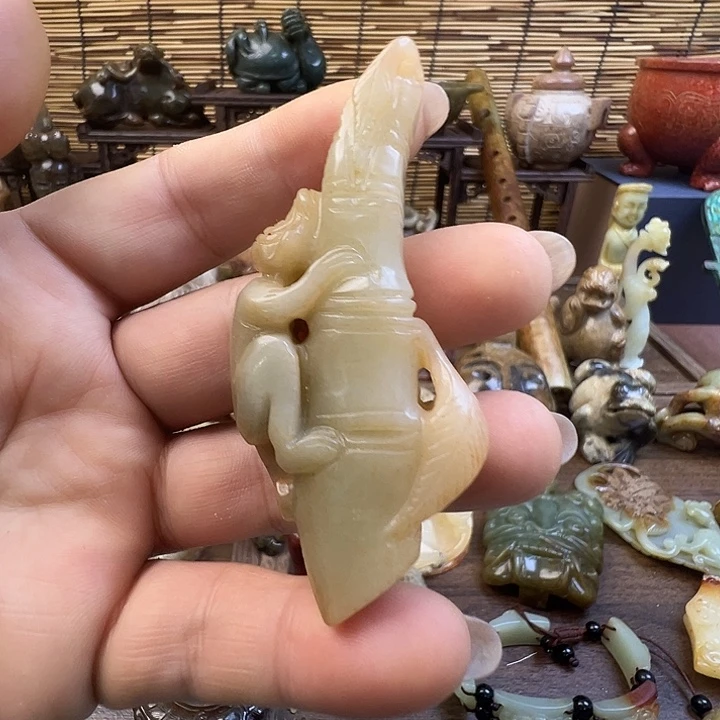 和田玉（糖玉）未镶嵌挂件