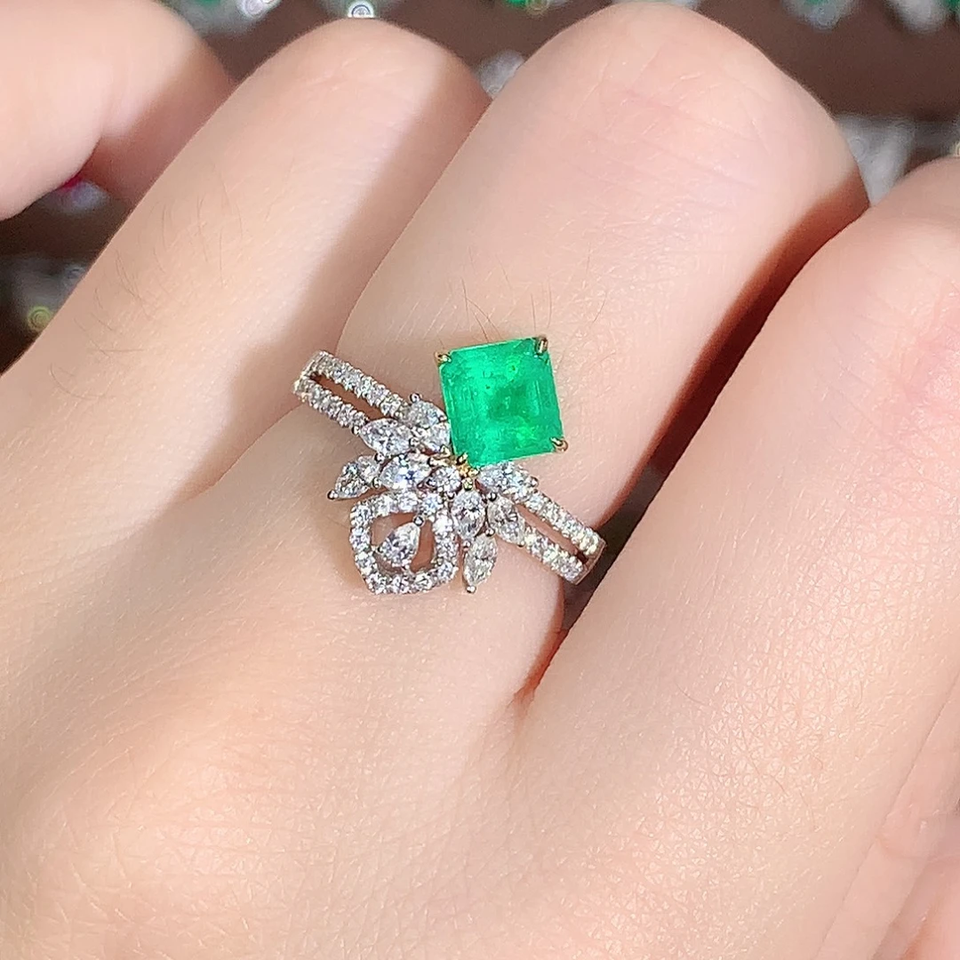 祖母绿戒指18K金镶嵌0.88ct/天然宝石/七天无理由