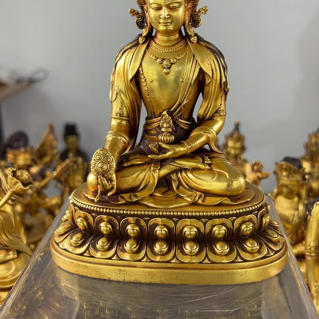 清**生佛像的造型和造型