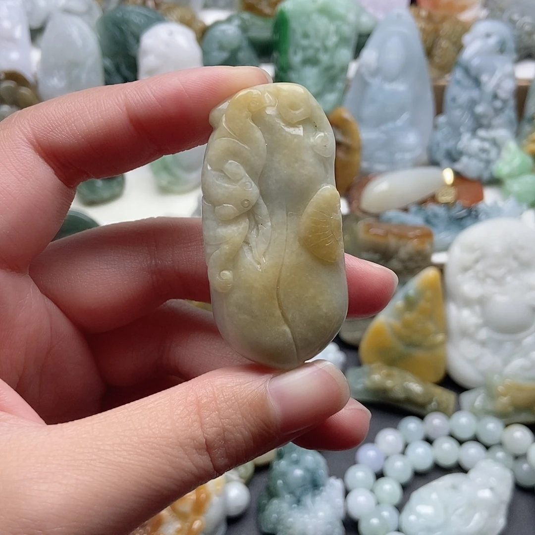 翡翠未镶嵌颈饰翡翠