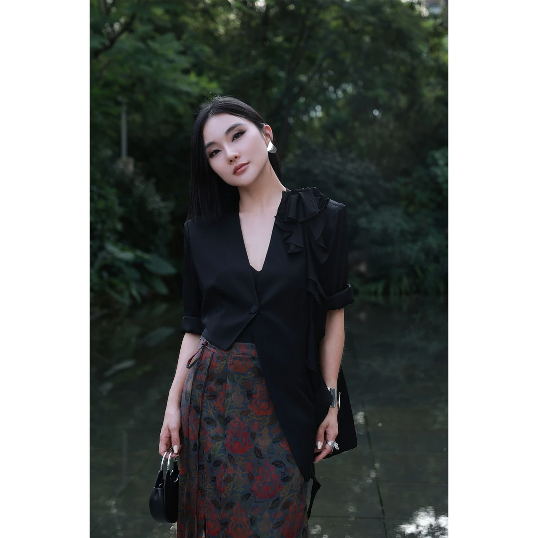 【妙妙精选】HUANGNAJI时尚气质设计感桑蚕丝西装花朵外套8052