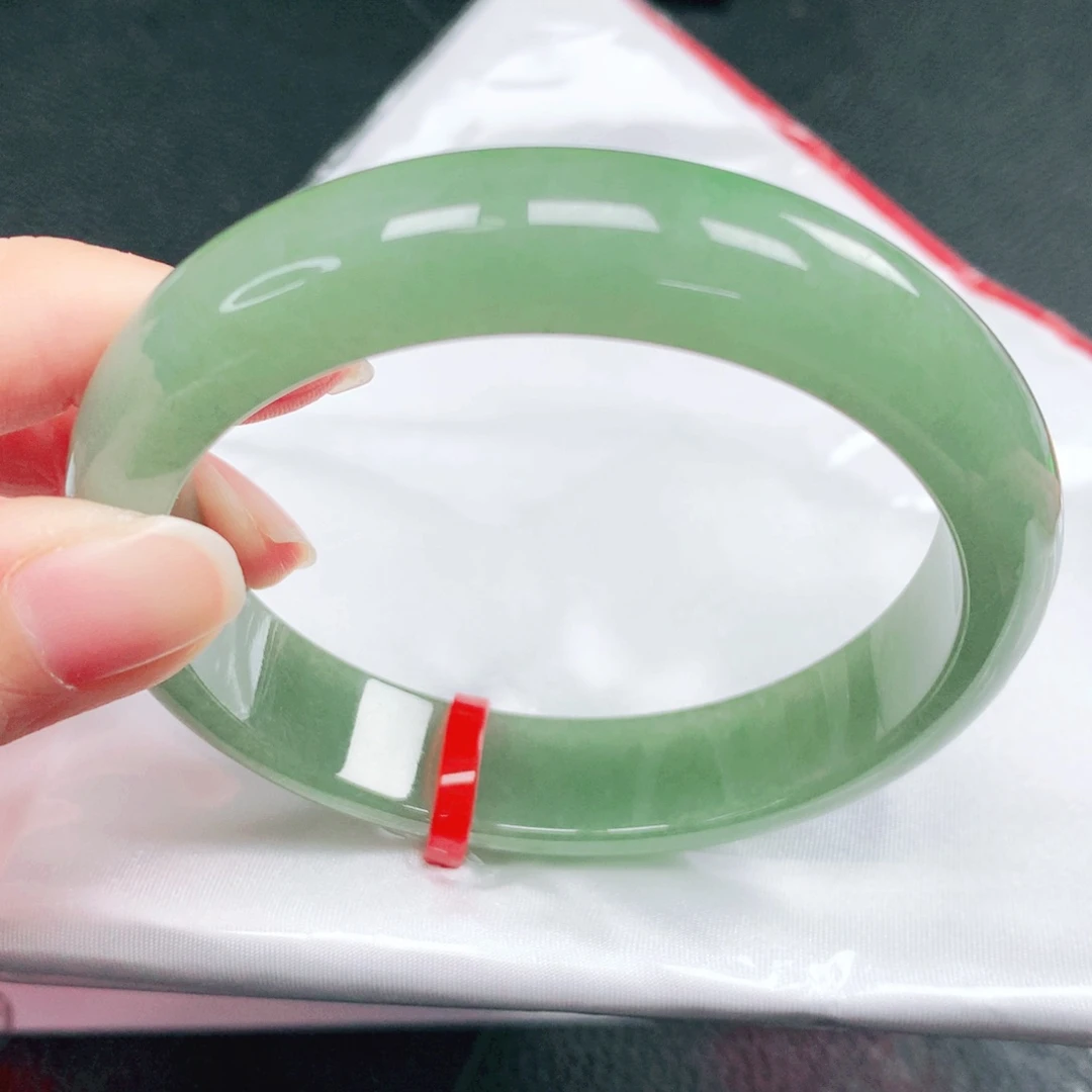 世***小翡翠未镶嵌手镯60圈