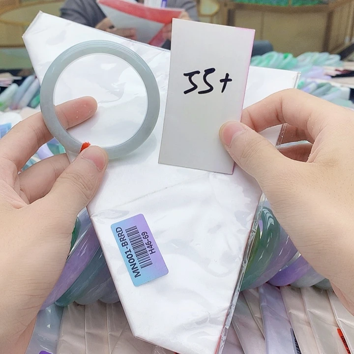 翡翠手镯未镶嵌The