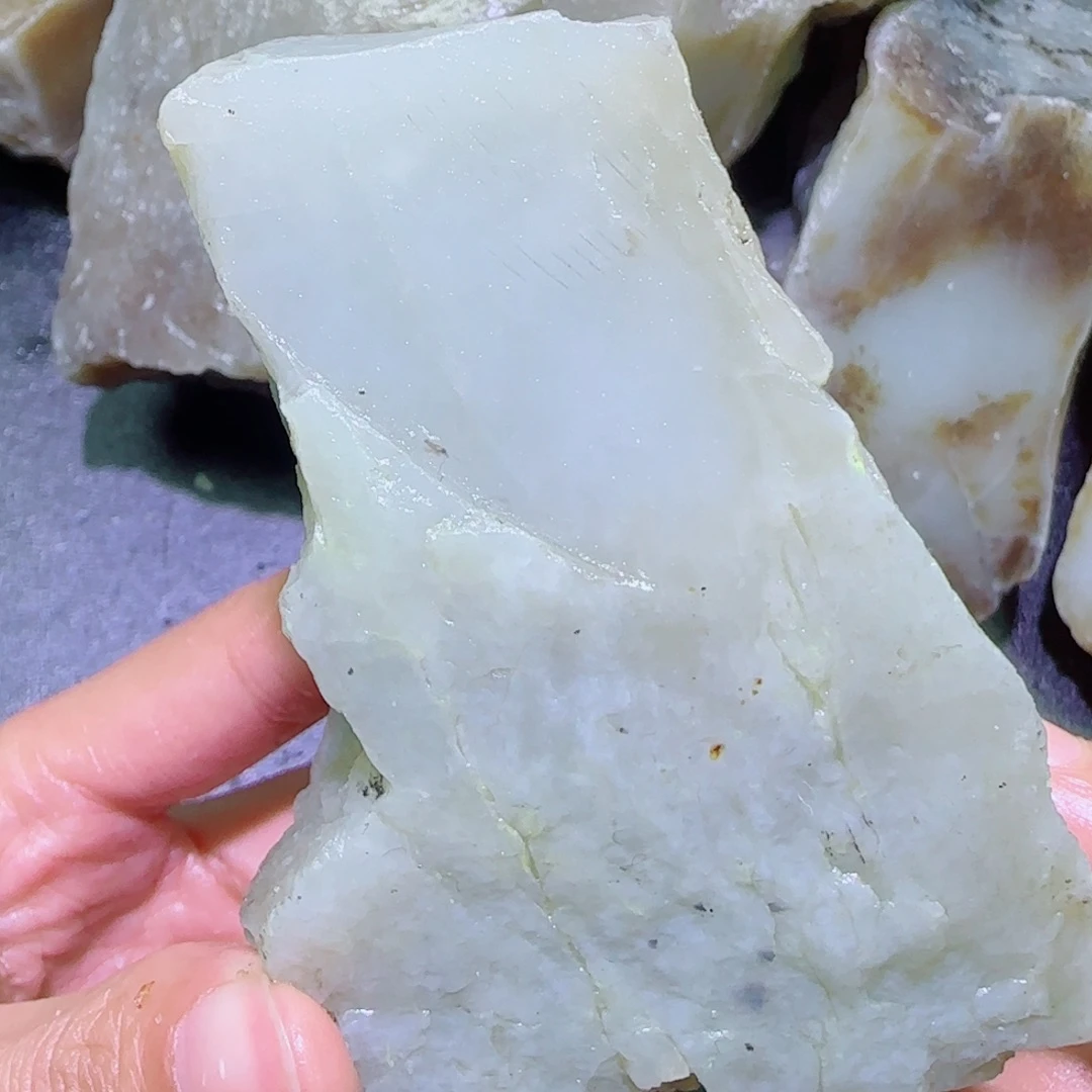 和田玉未镶嵌珠宝半成品