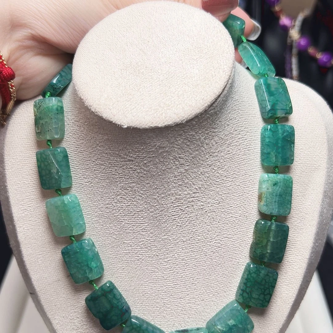 玛瑙/玉髓未镶嵌珠宝半成品r505湖澡绿色龙纹玛瑙14.2×4×18.1