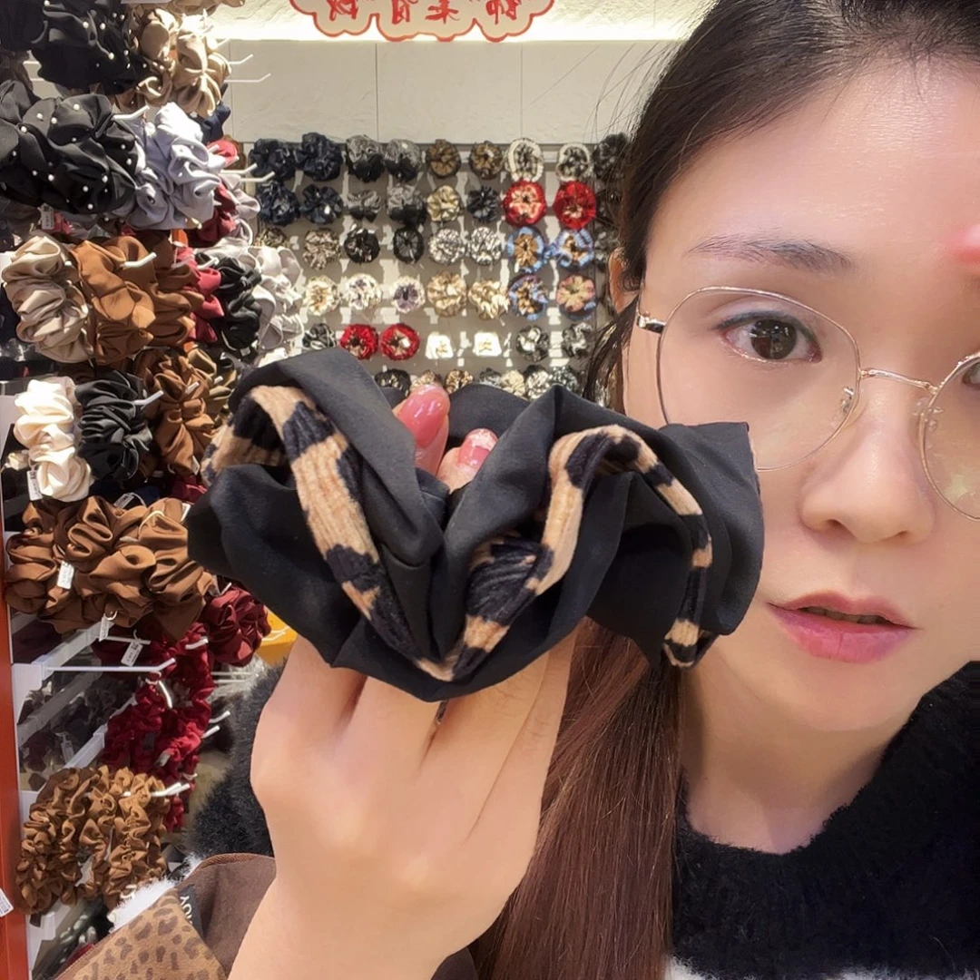 布艺非金属豹纹三层