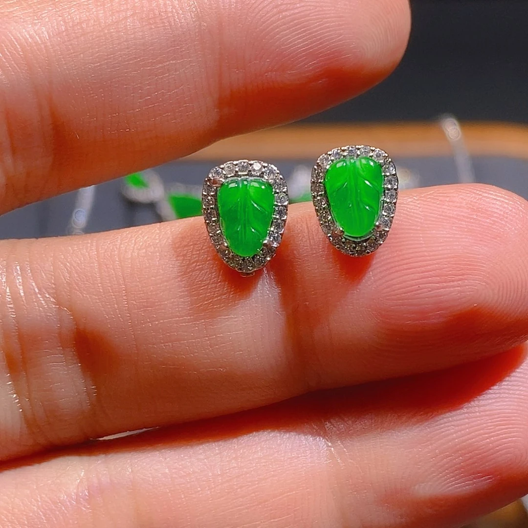 翡翠耳饰未镶嵌