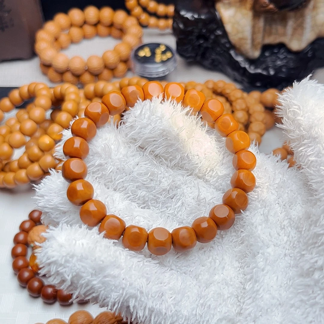 猴头核桃吊坠小*菜手串