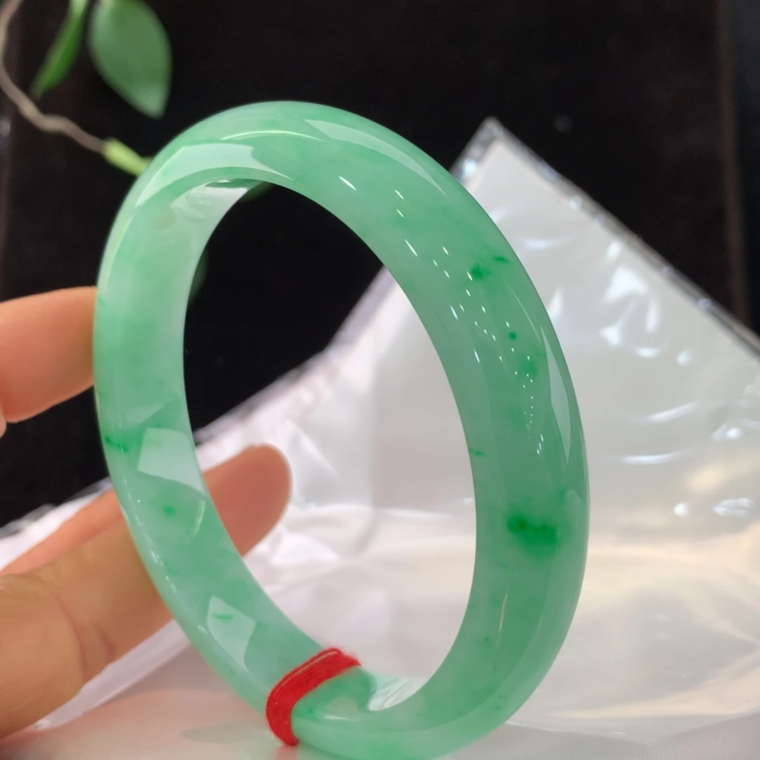 翡翠手镯未镶嵌62圈口0258