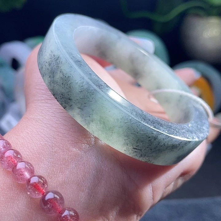 定制翡翠未镶嵌翡翠手镯