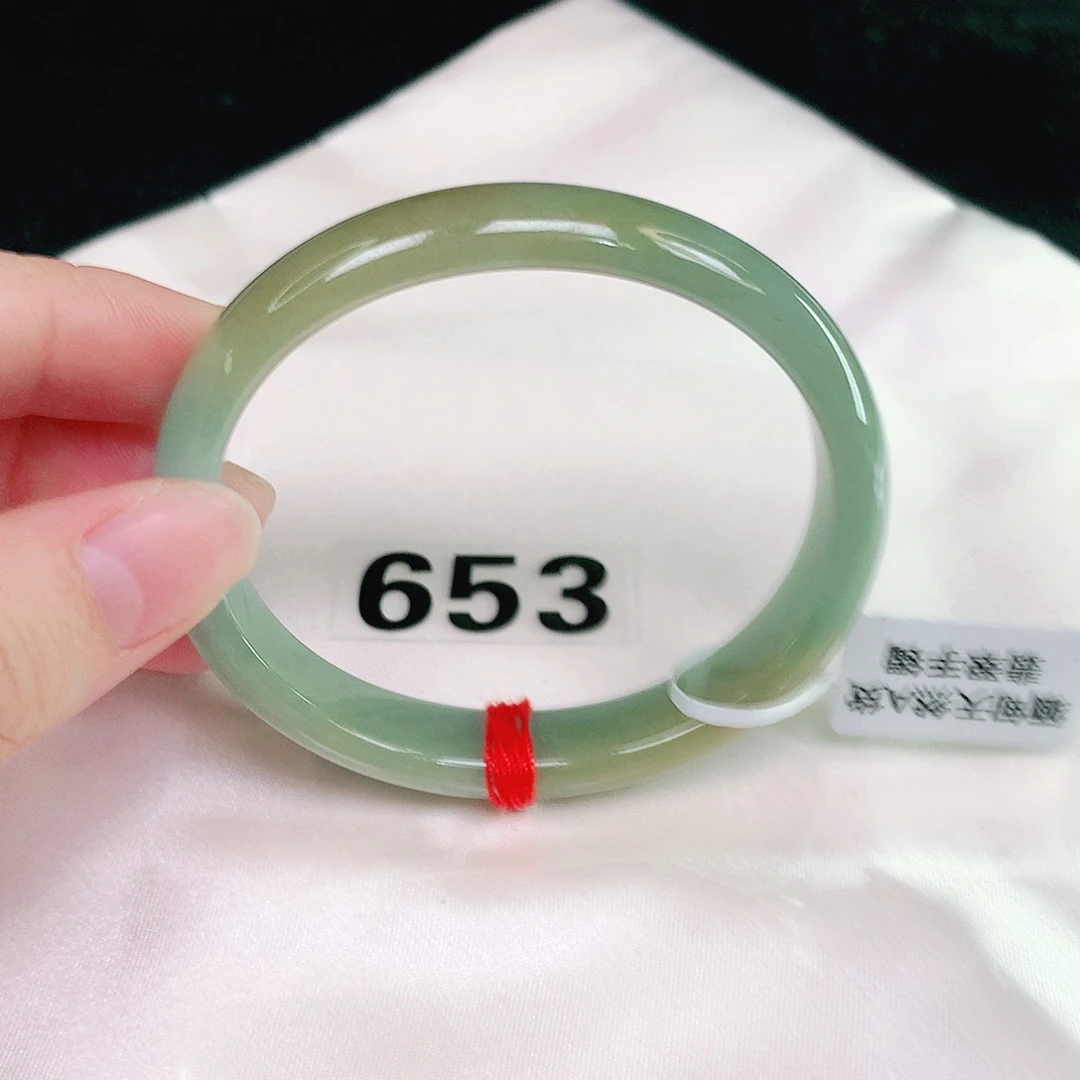 翡翠手镯（贵妃镯）未镶嵌
