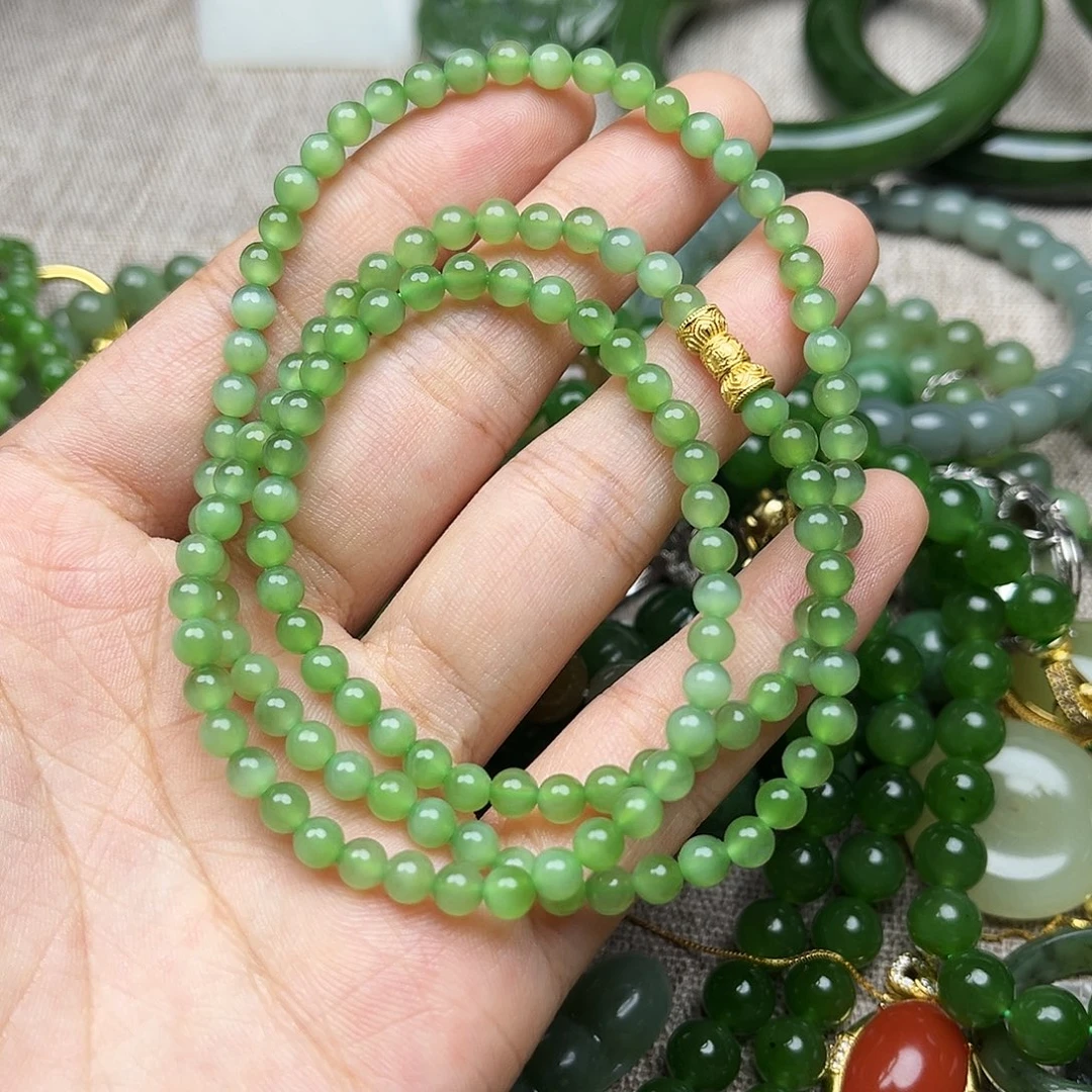 颈饰未镶嵌和田玉（碧玉）