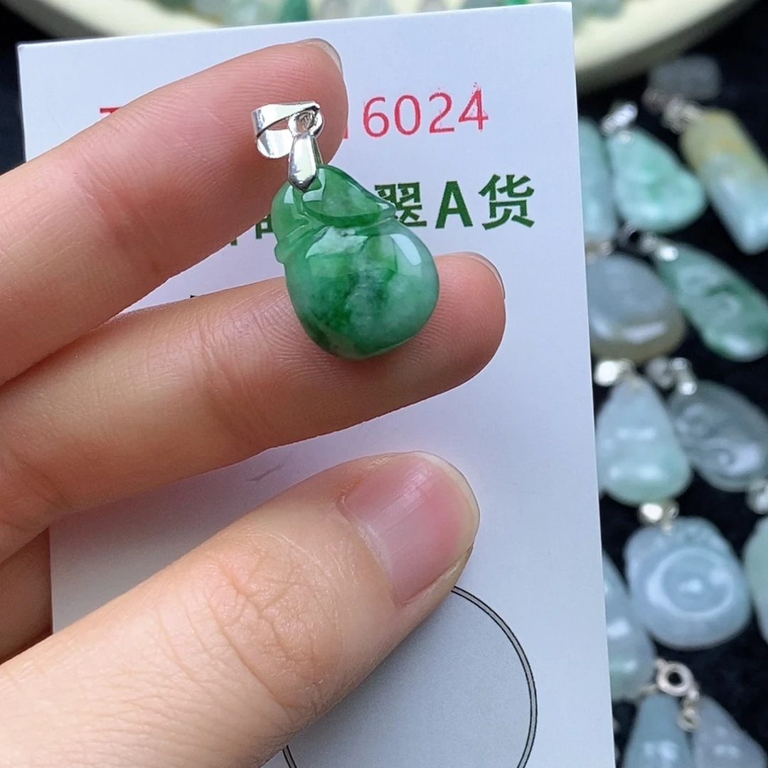 翡翠未镶嵌耳饰翡翠