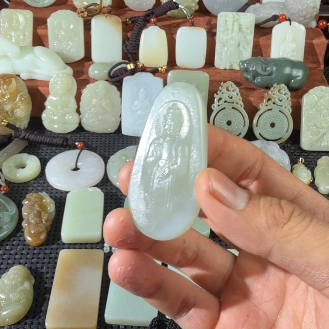 和田玉未镶嵌颈饰