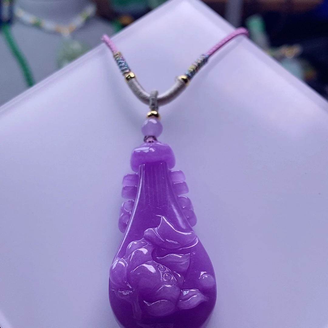 翡翠未镶嵌吊坠(赠链)