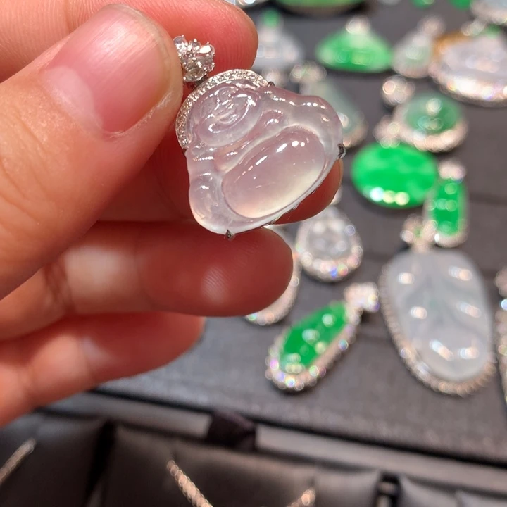 【闪购商品】颈饰18K金镶嵌翡翠翡翠