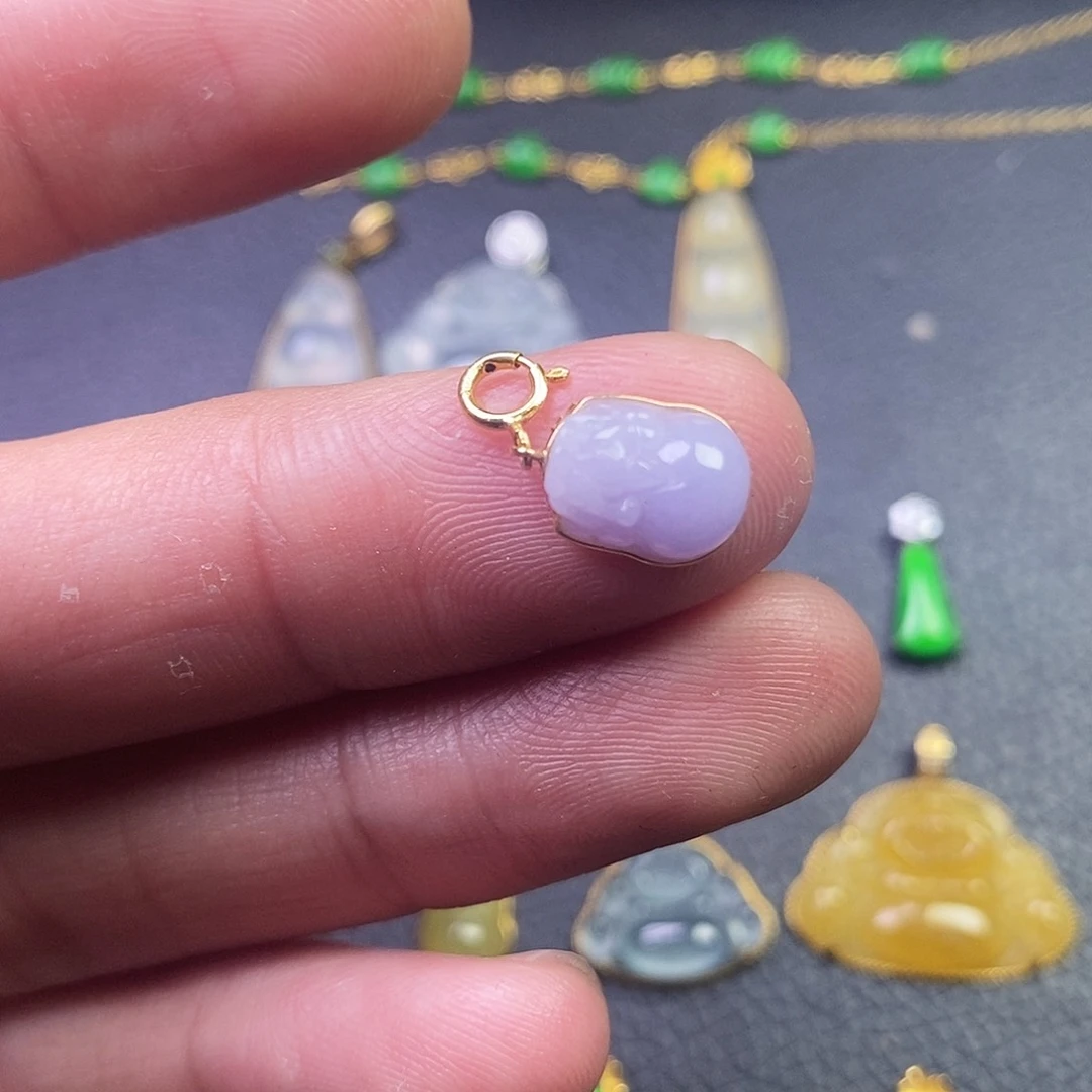 颈饰18K金镶嵌翡翠