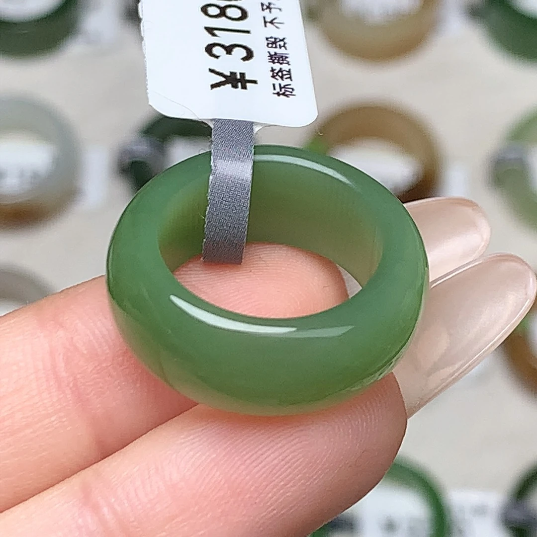 未镶嵌戒指和田玉