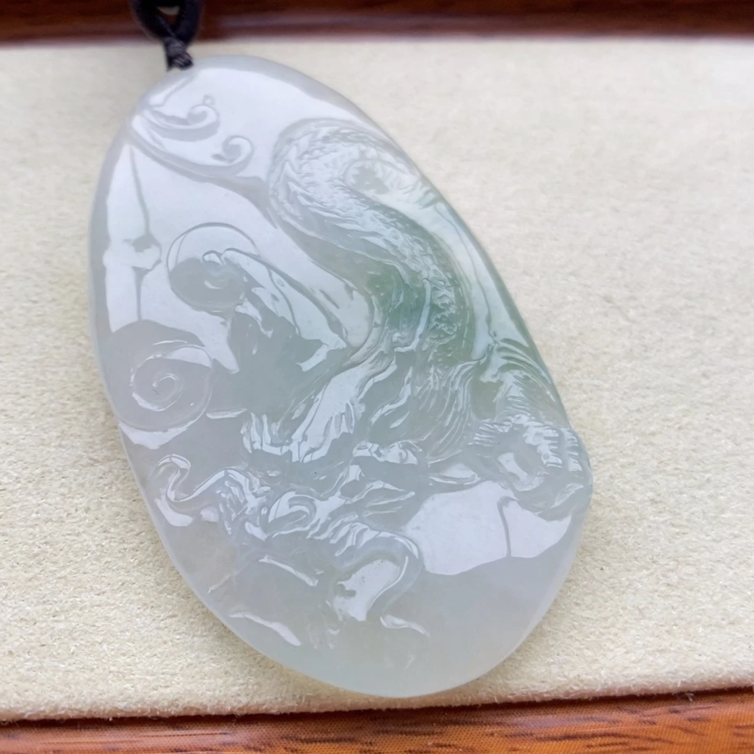 翡翠未镶嵌颈饰吊坠