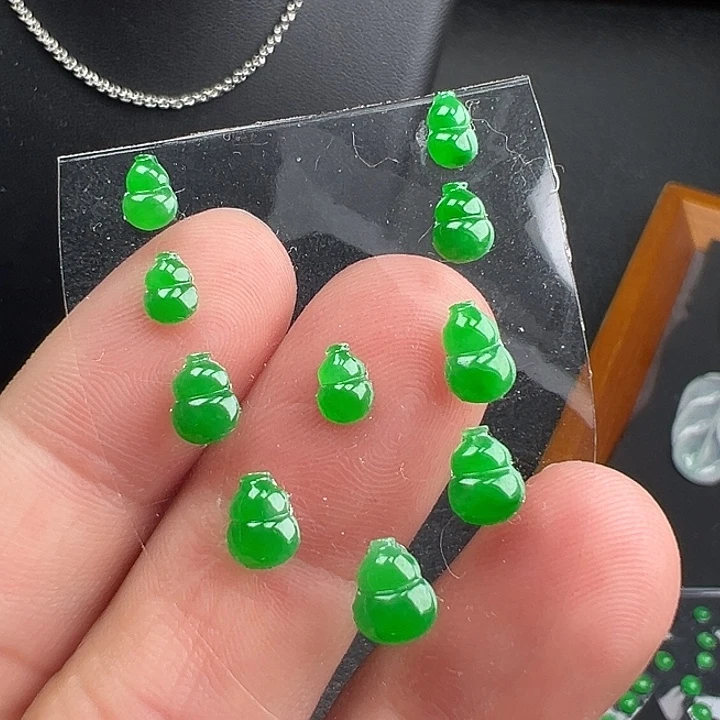 翡翠未镶嵌颈饰葫芦套链