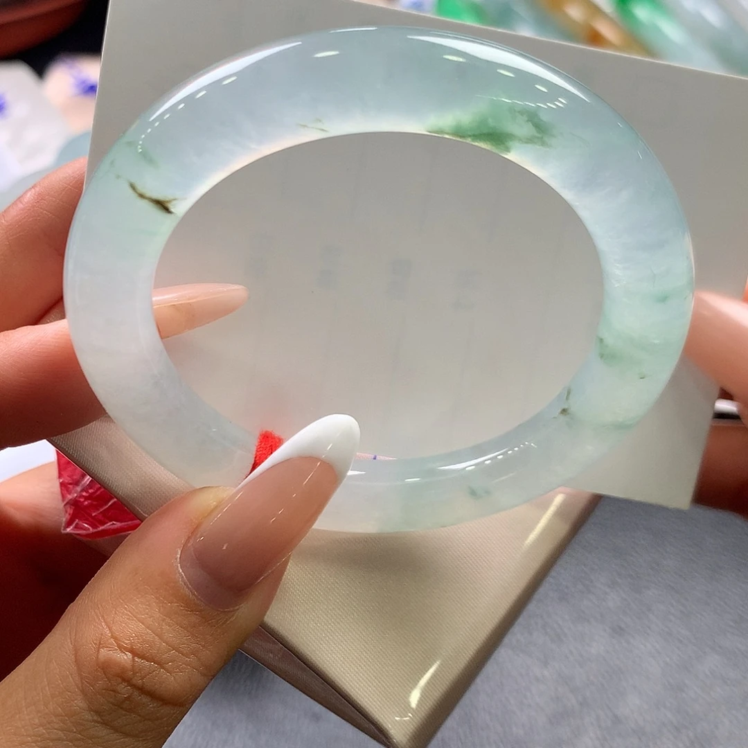 翡翠未镶嵌手镯（贵妃镯）4号高货高冰飘花十颗星强推！毕业