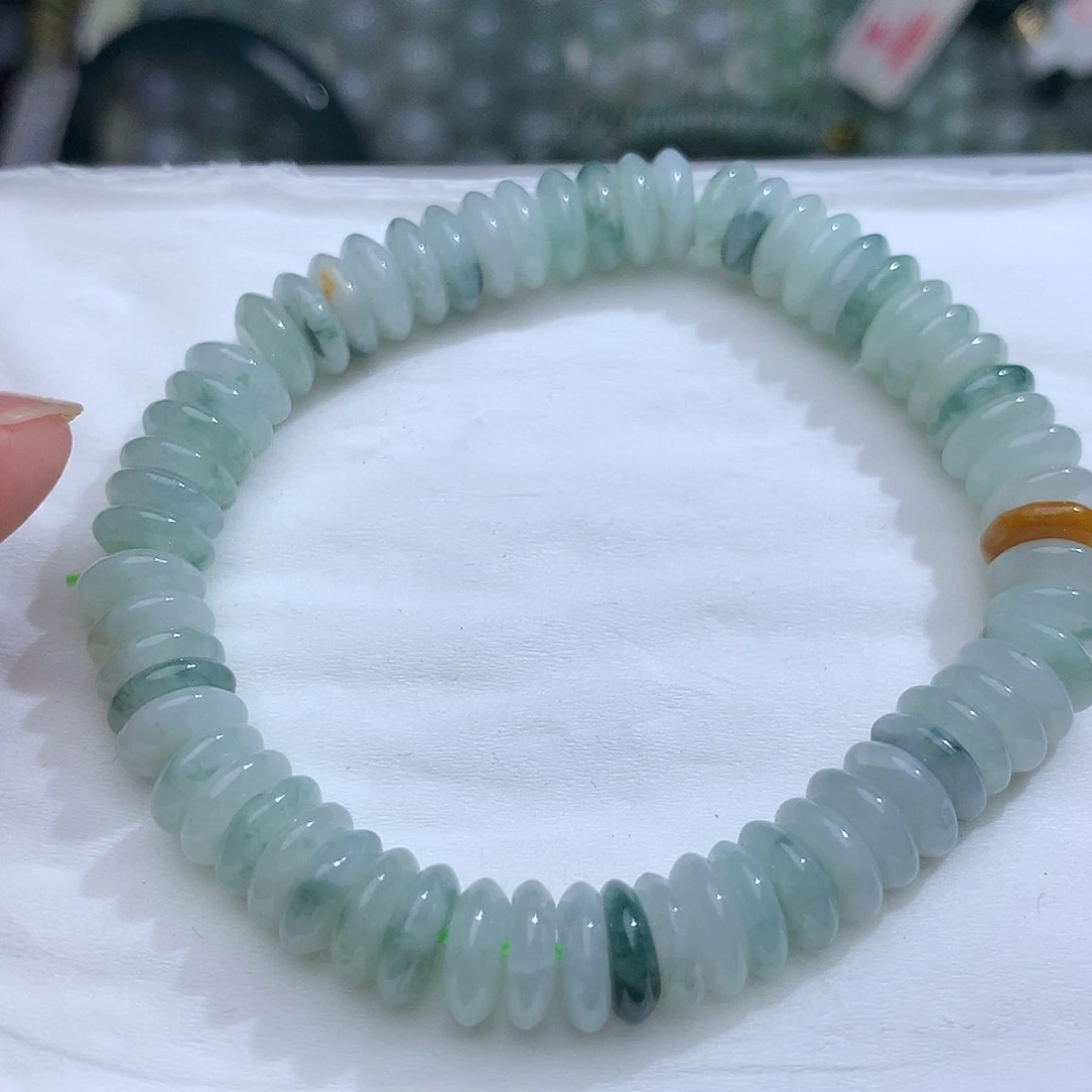 翡翠未镶嵌颈饰590。