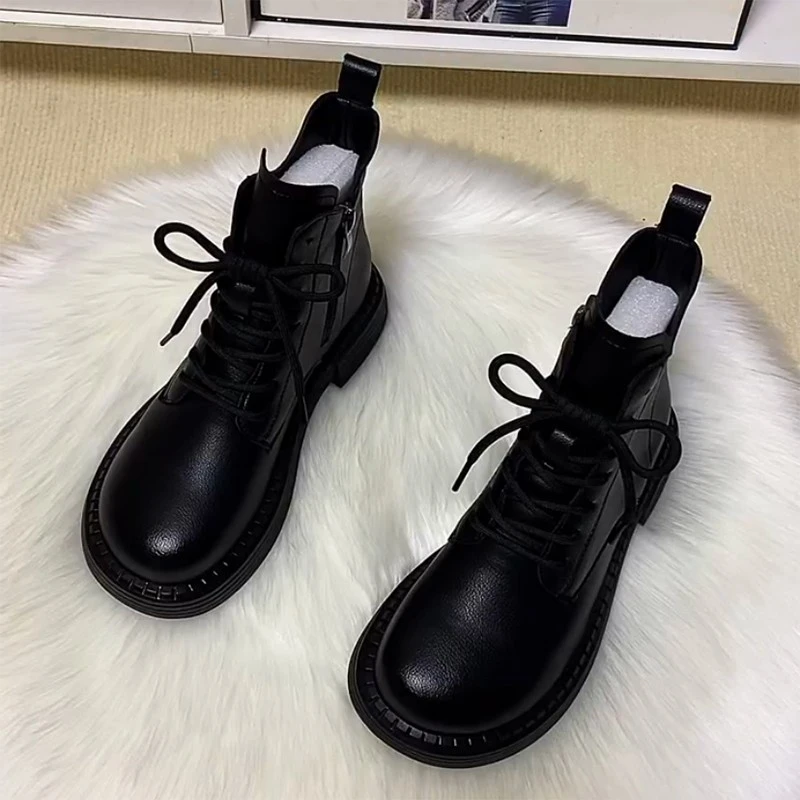 GPTSu真皮软底小圆头马丁靴女秋冬新款百搭英伦风侧拉链平底单靴​