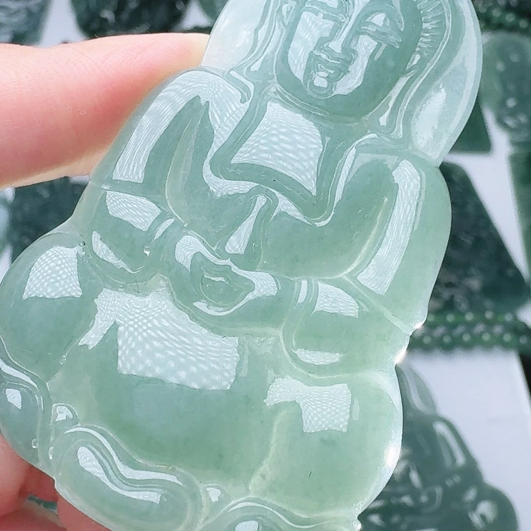 翡翠未镶嵌颈饰天然的A货翡翠多样性发其一