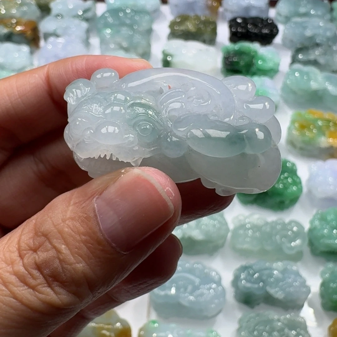 定制翡翠未镶嵌貔貅，