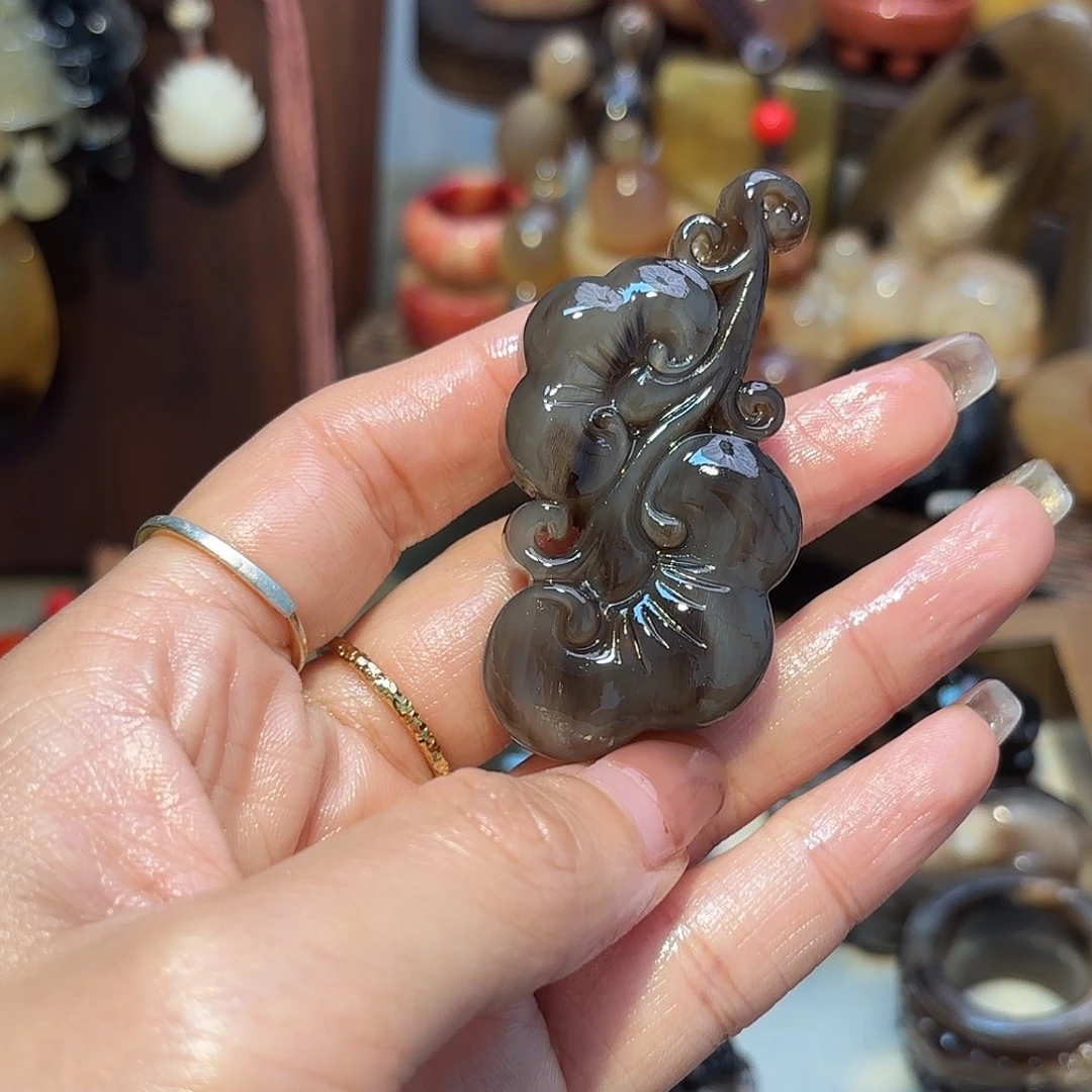 *****非金属白水黑金刚吊坠