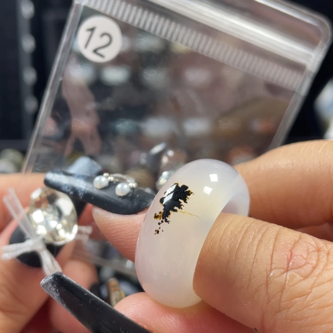 玛瑙/玉髓未镶嵌戒指12号港码22直径19.5（非质量问题.不退不换）