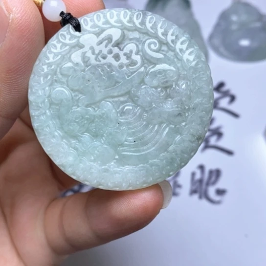 翡翠未镶嵌颈饰翡翠