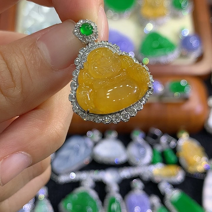 翡翠18K金镶嵌颈饰佛公