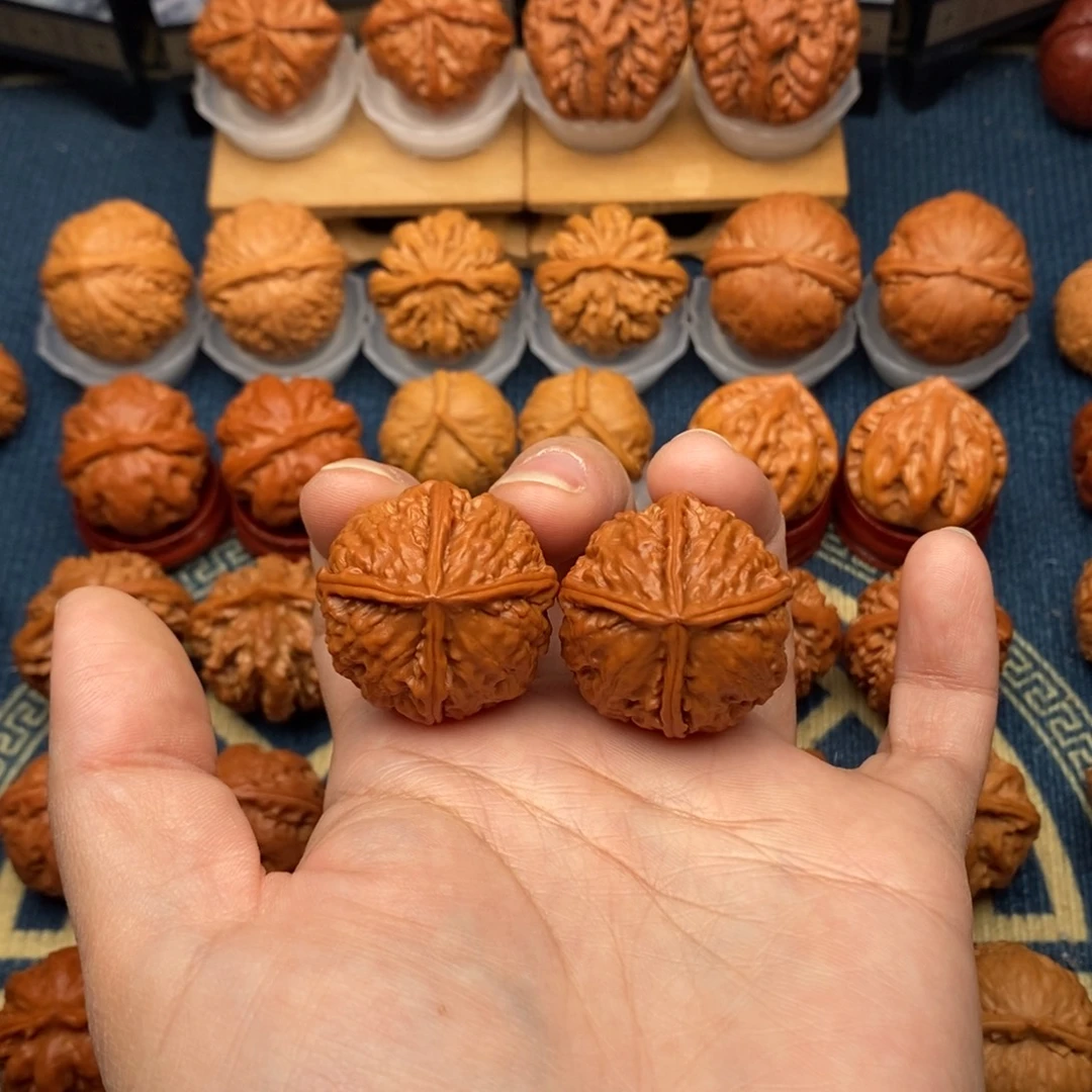 振***文玩核桃把件四棱